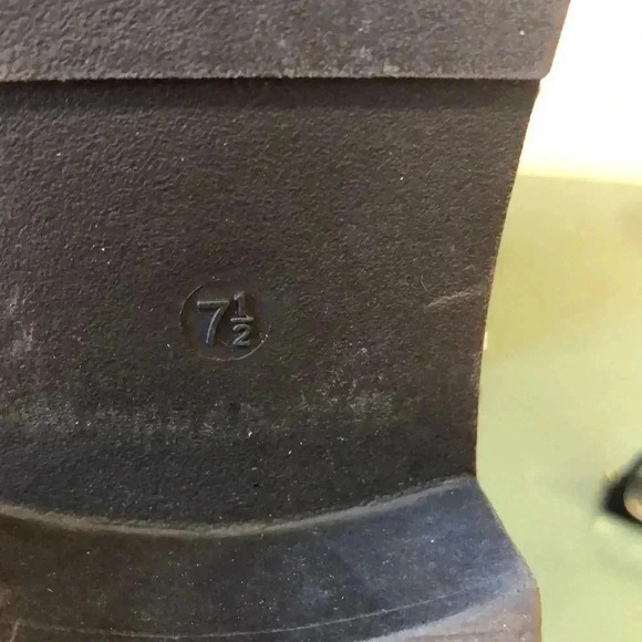 Catherine Malandrino Naroon ankle boots with stud detail. - Picture 5 of 11